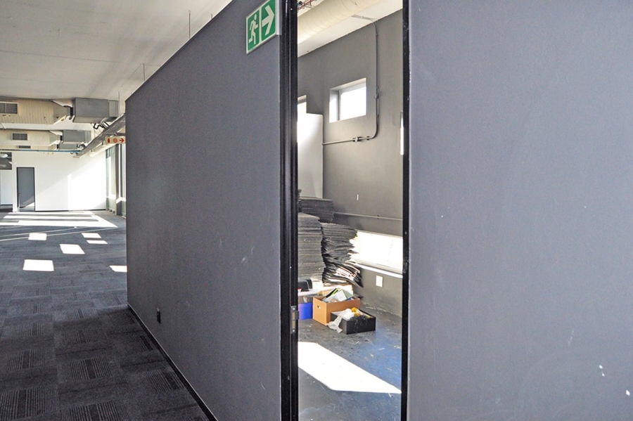 To Let commercial Property for Rent in Paarden Eiland Western Cape